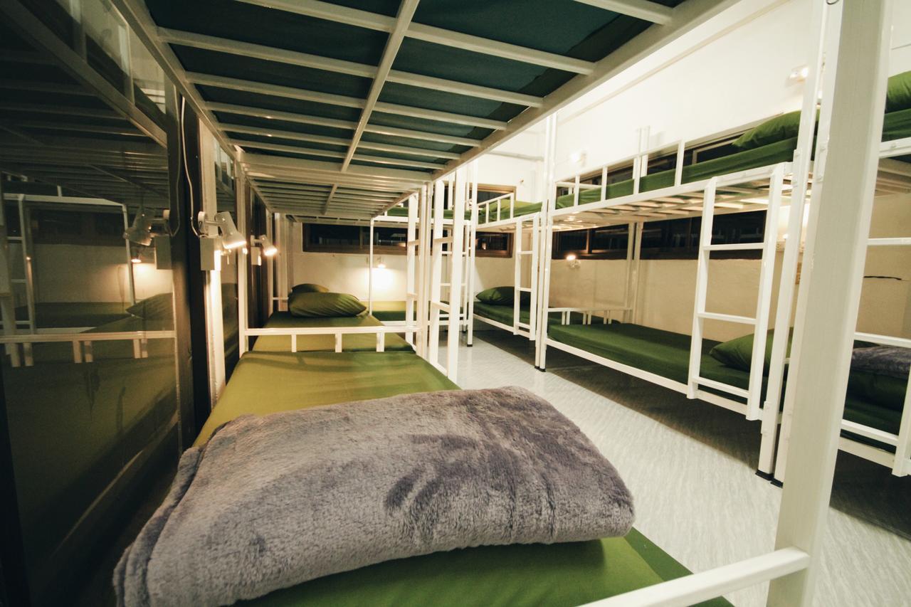 Mint Hostel Банкок Екстериор снимка