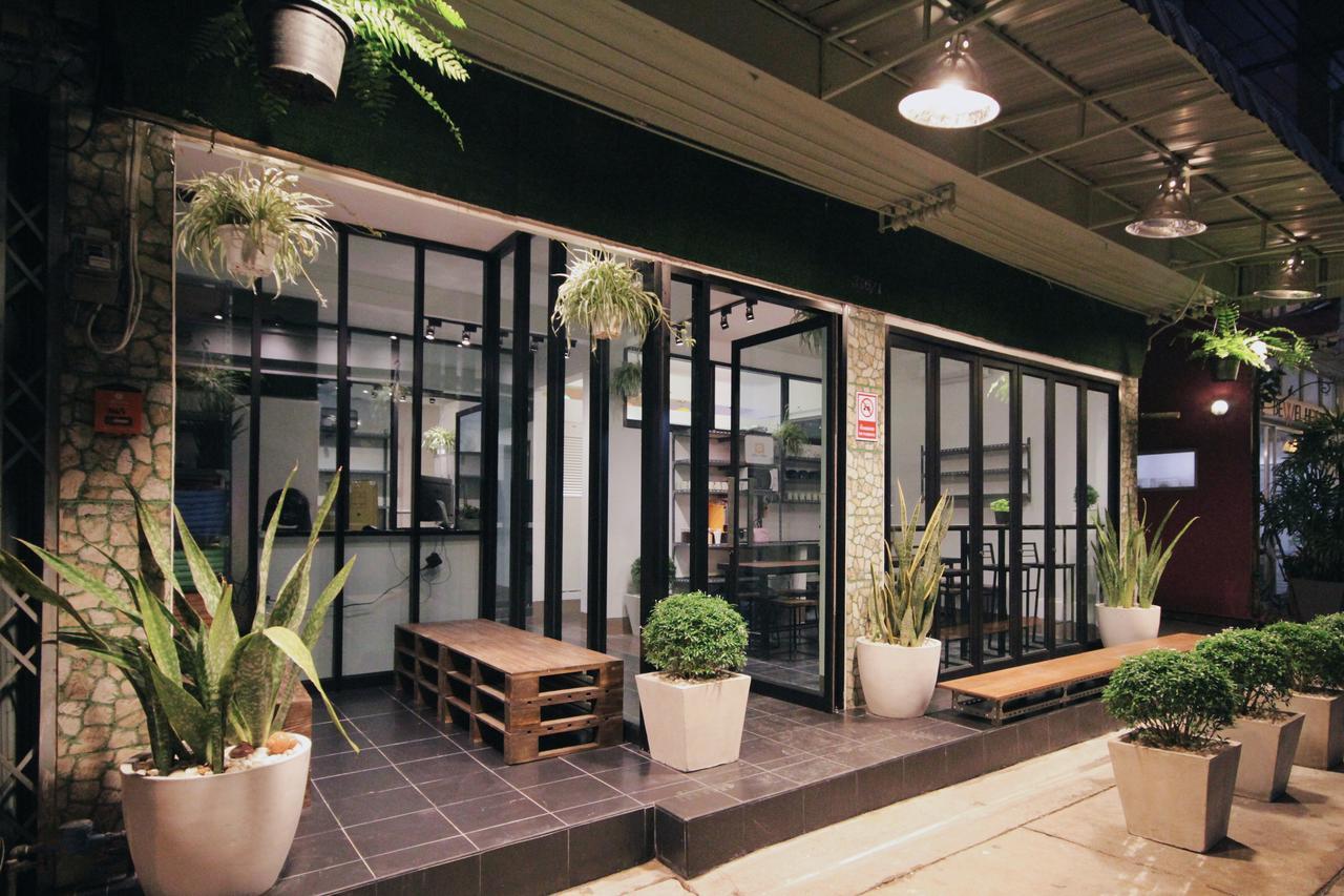 Mint Hostel Банкок Екстериор снимка