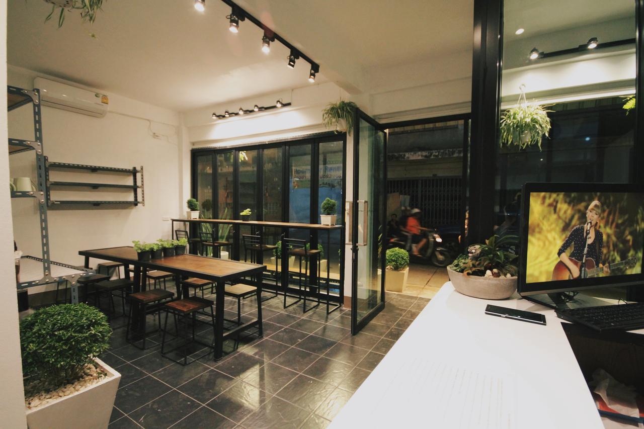 Mint Hostel Банкок Екстериор снимка