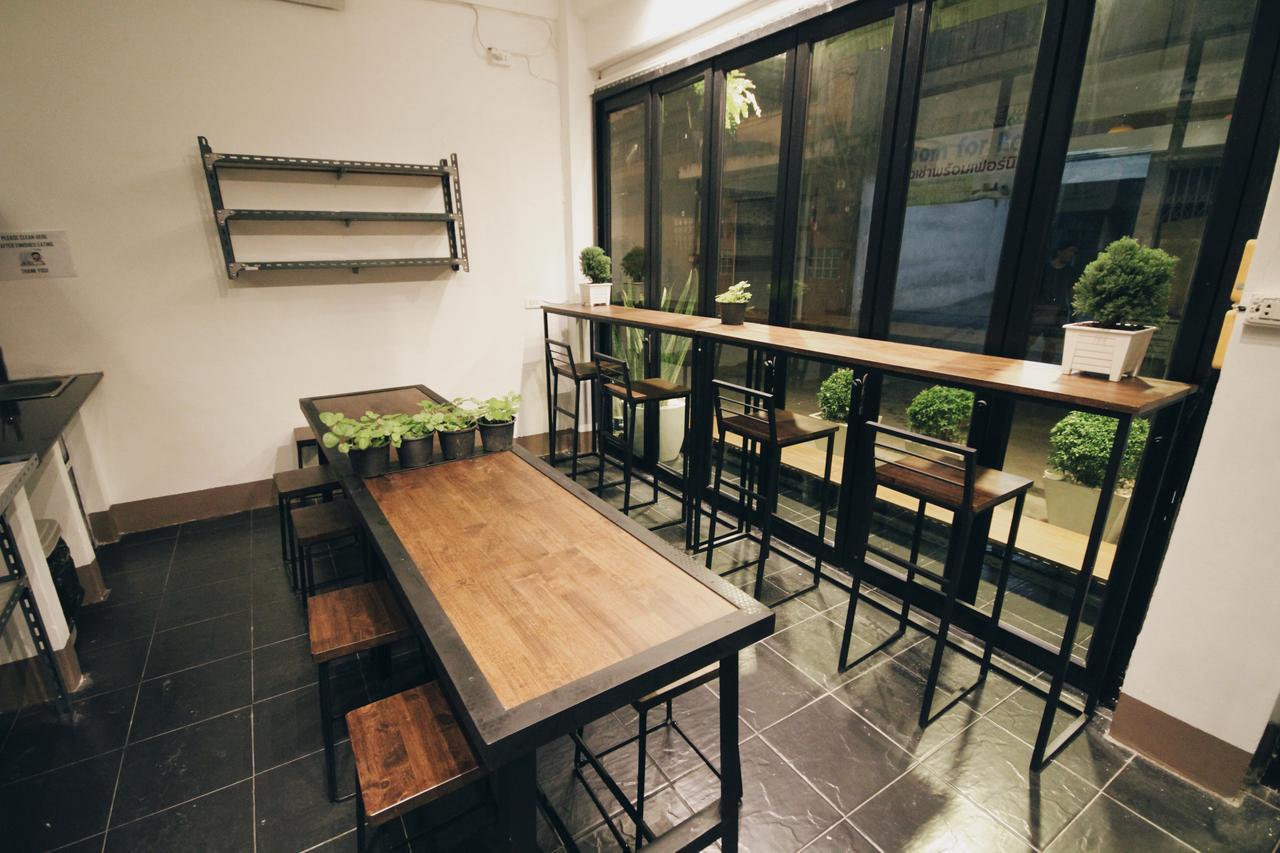 Mint Hostel Банкок Екстериор снимка