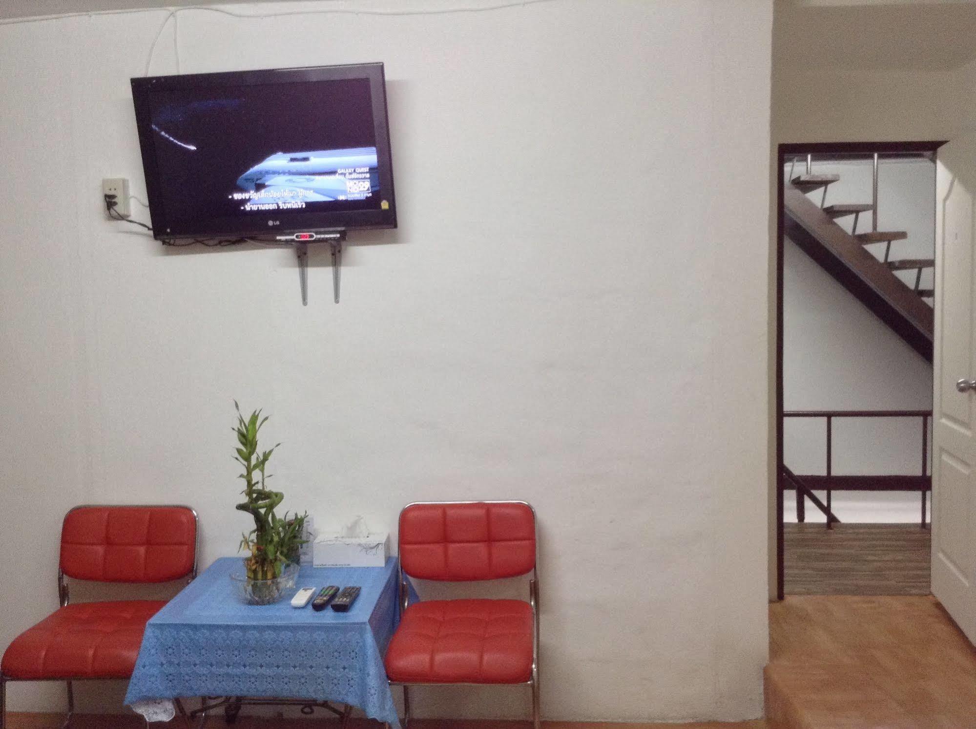 Mint Hostel Банкок Екстериор снимка