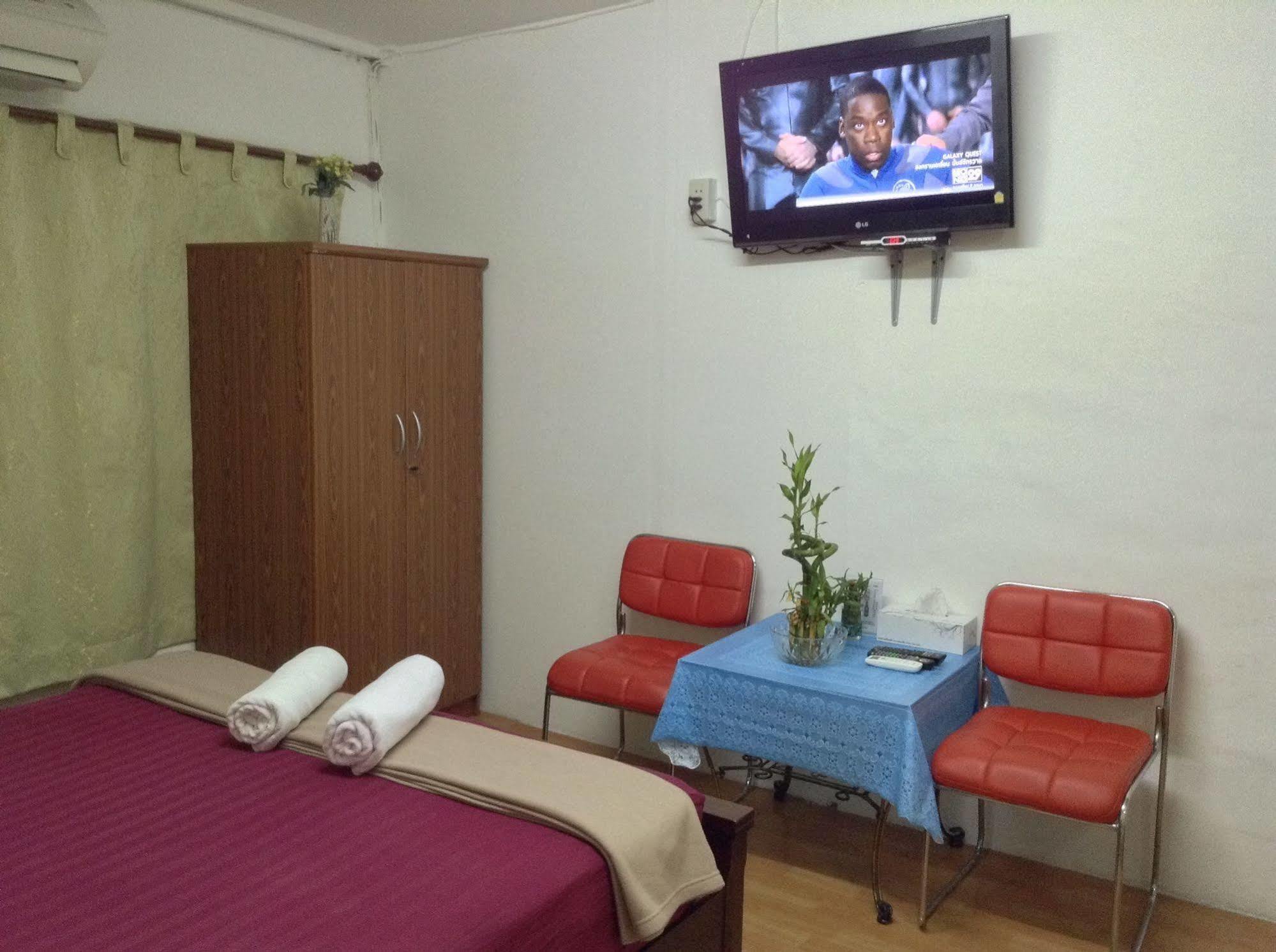 Mint Hostel Банкок Екстериор снимка