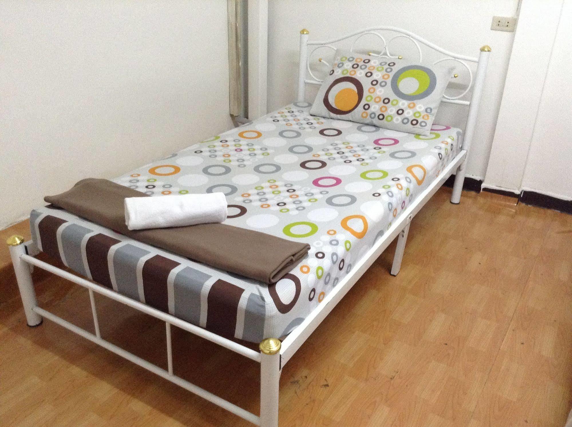 Mint Hostel Банкок Екстериор снимка