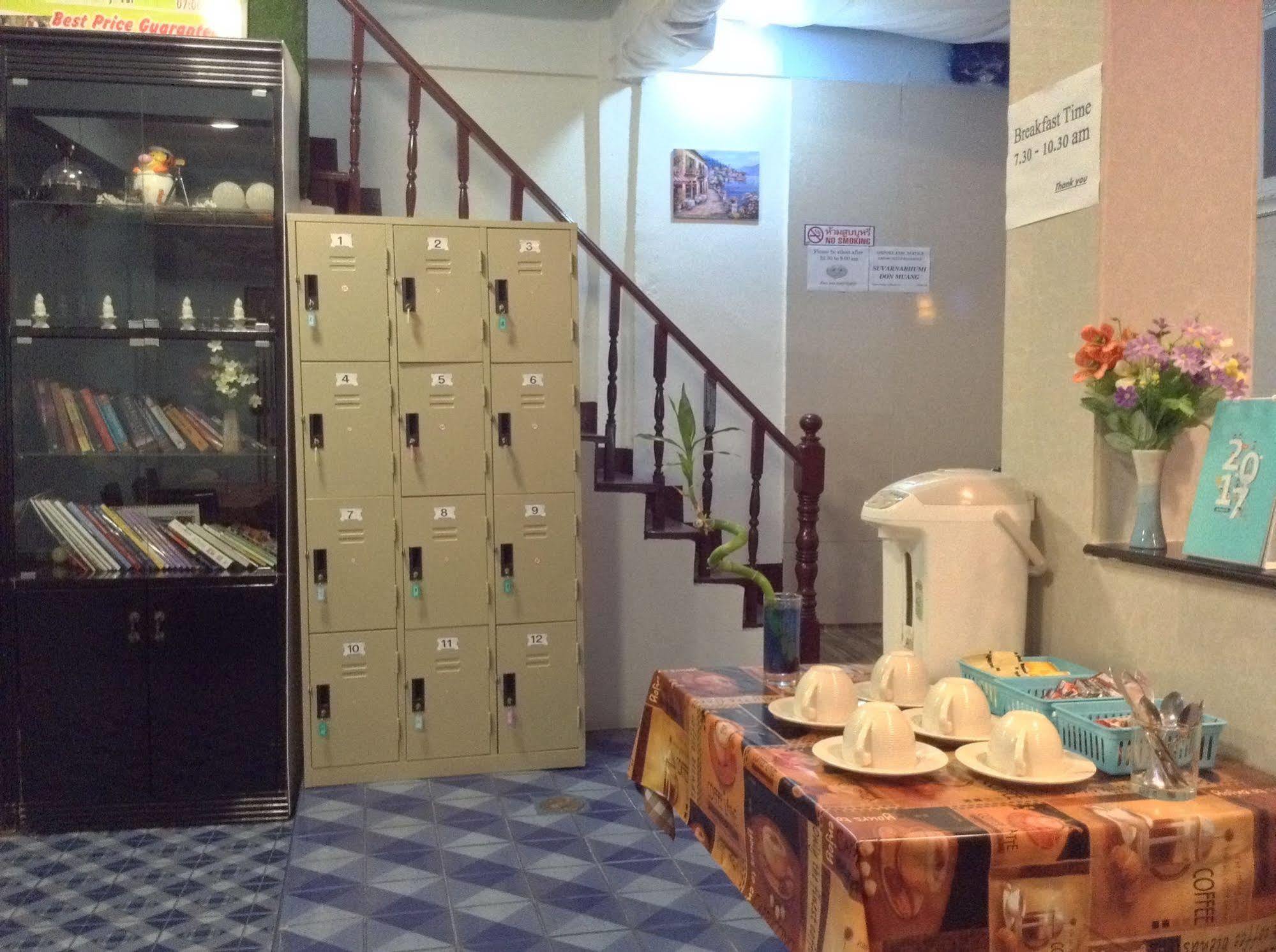 Mint Hostel Банкок Екстериор снимка
